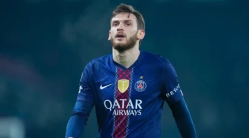 بيان رسمي.. باريس سان جيرمان يكشف مدة غياب كفاراتسخيليا بعد إصابته الأخيرة